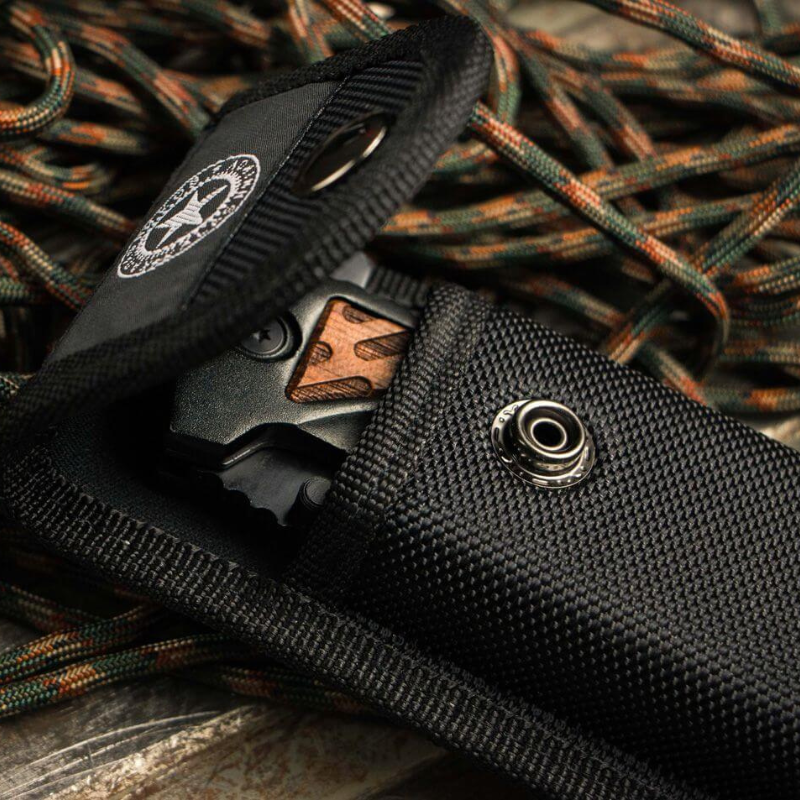 TG Blackreign folding knife, detail view