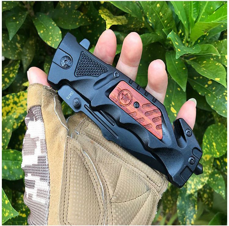 TG Blackreign folding knife, blade and handle view